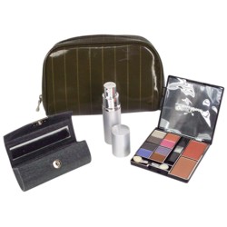 Necessaire em Verniz com Kit feminino